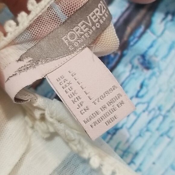 𝅺forever 21 Crochet Lace Blouse sz large - Picture 9 of 10